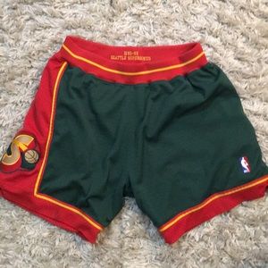 Mitchell & Ness SuperSonics Shorts - Size XL(48)